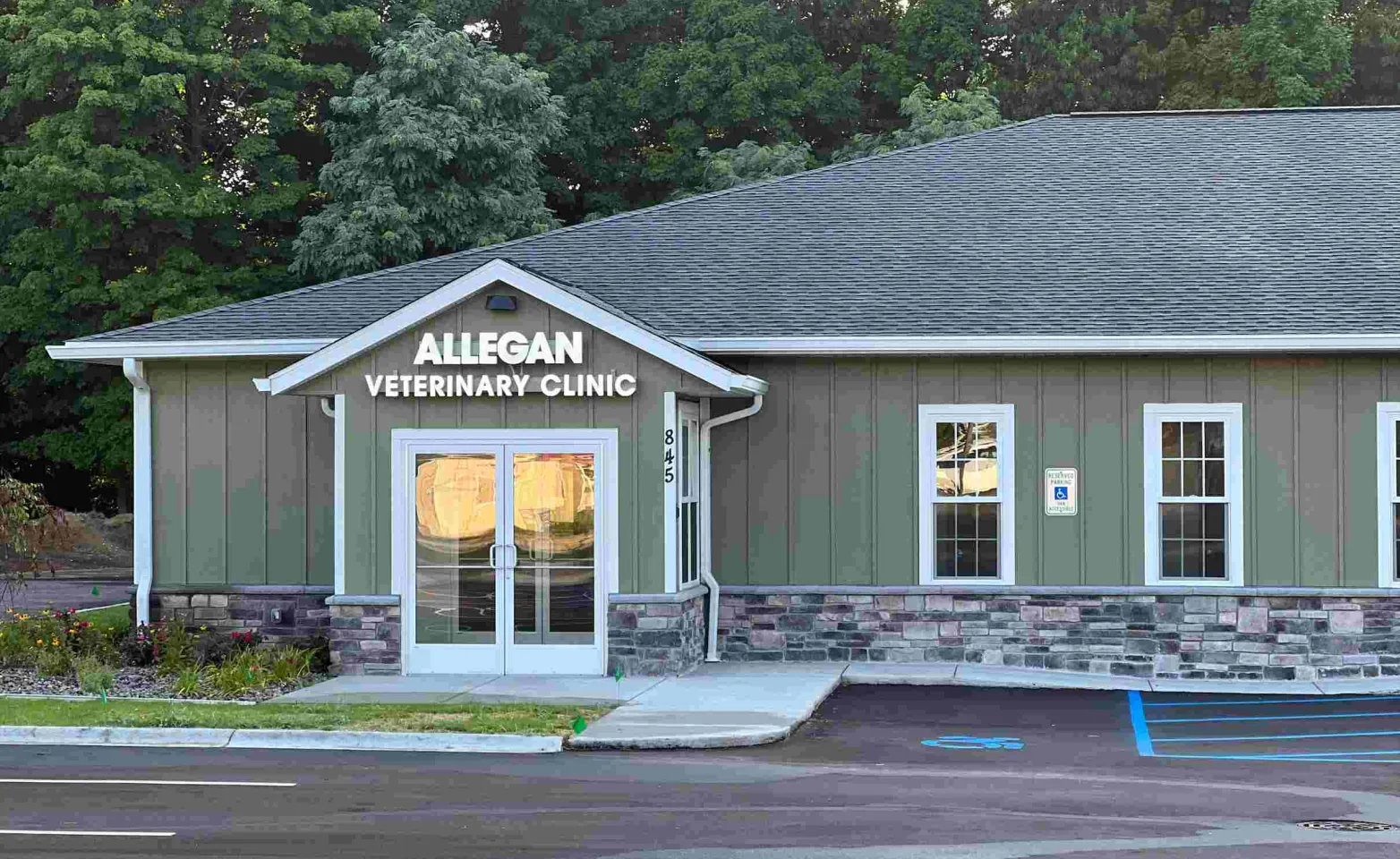 Allegan Veterinary Clinic exterior.